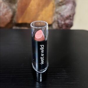 wet n wild breeze Lipstick new MUST BUNDLE